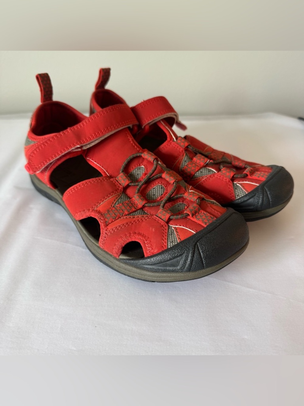 L.L. BEAN Size 5 Big Boys Red Summer Sandals